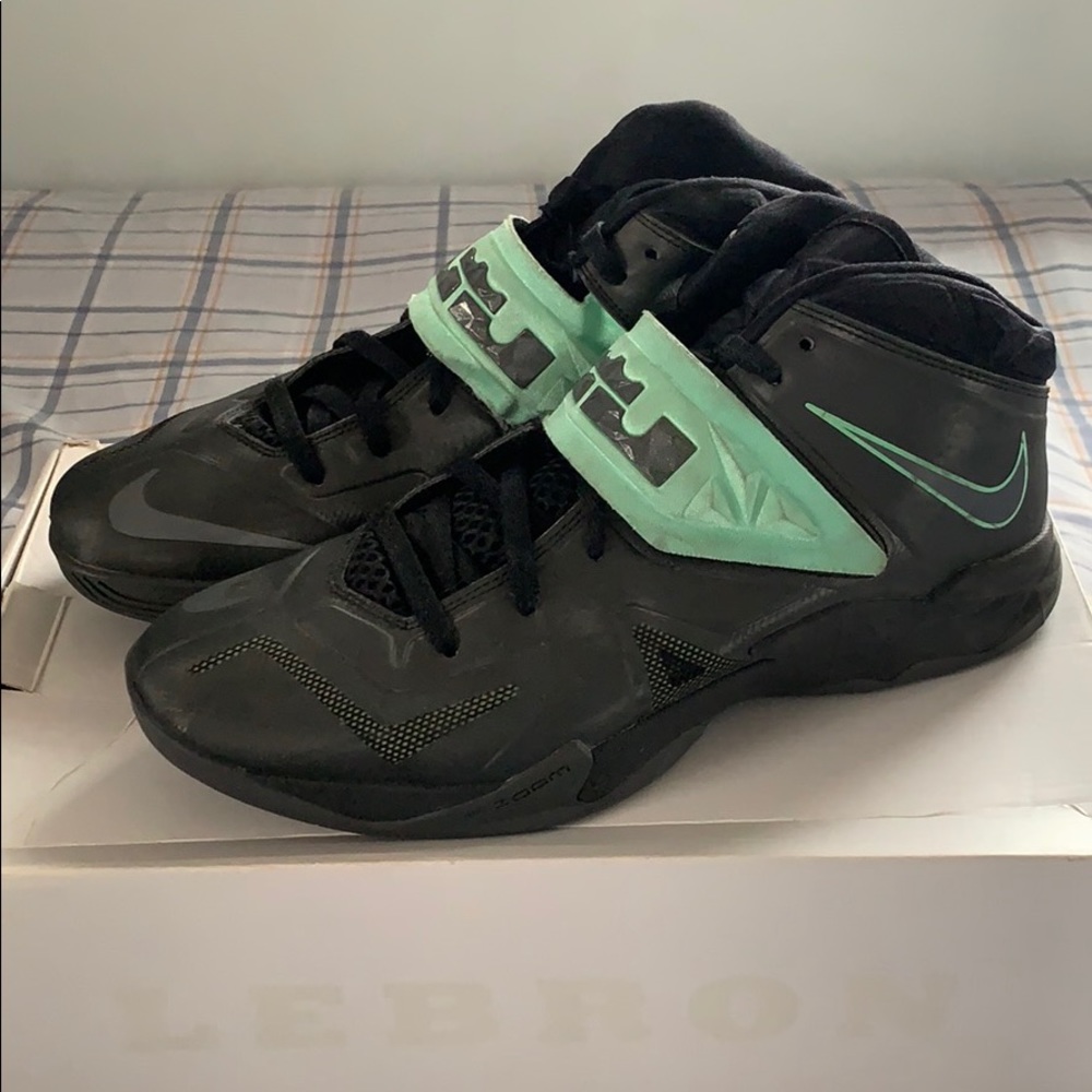 Nike LeBron Soldier 7 Green Glow